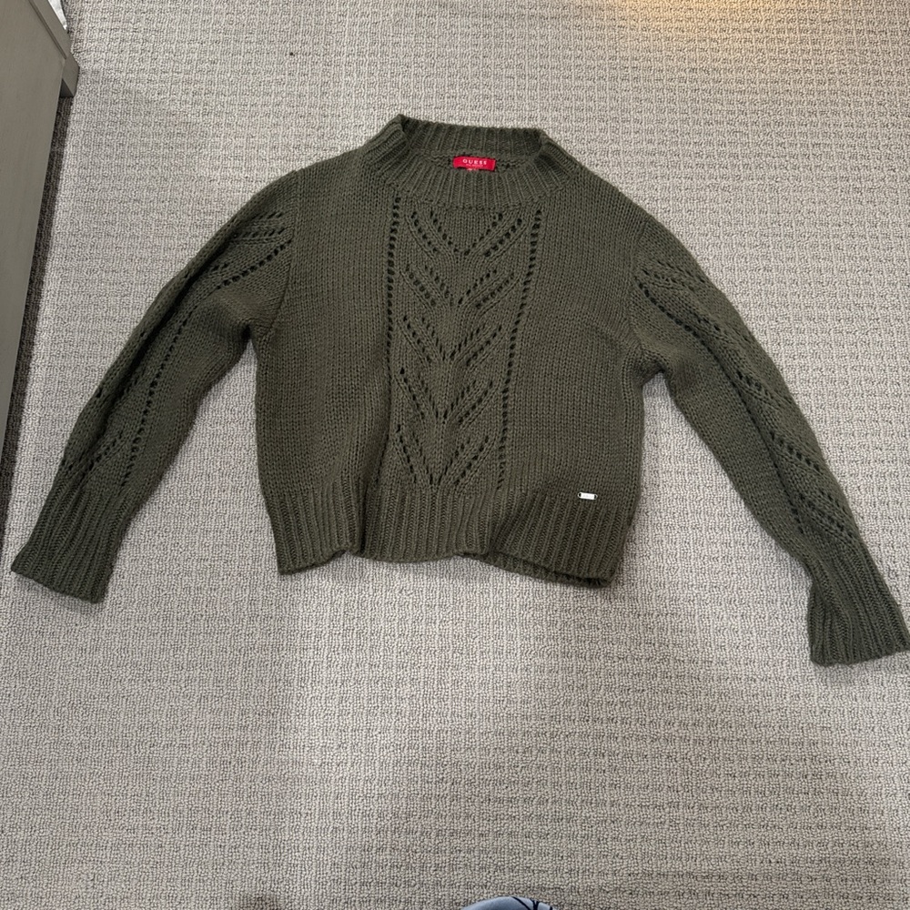 Guess turtleneck sweater, fits like a medium #winter #knitwear #rorygilmore